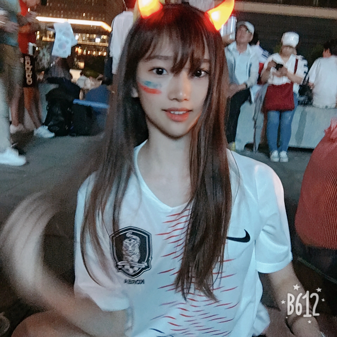 韩国队首演 韩国女球迷都嗨了
